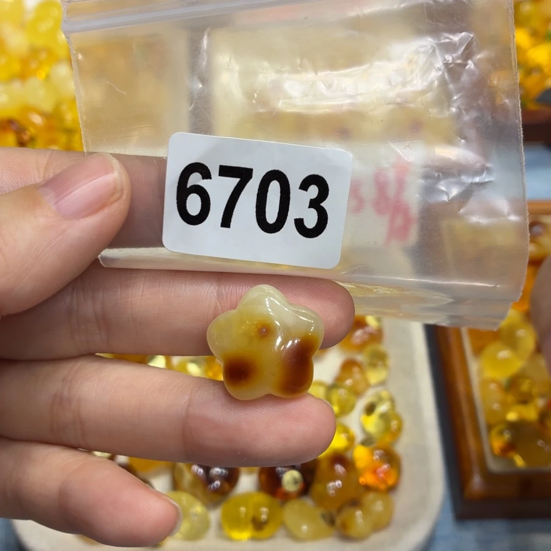 琥珀未镶嵌珠宝奇石