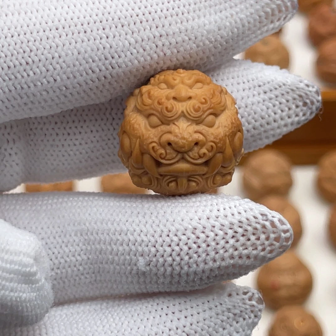 文玩核桃吊坠露*…猴头核桃雕刻