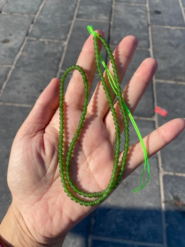 和田玉俄料碧玉4mm小米珠阳绿色