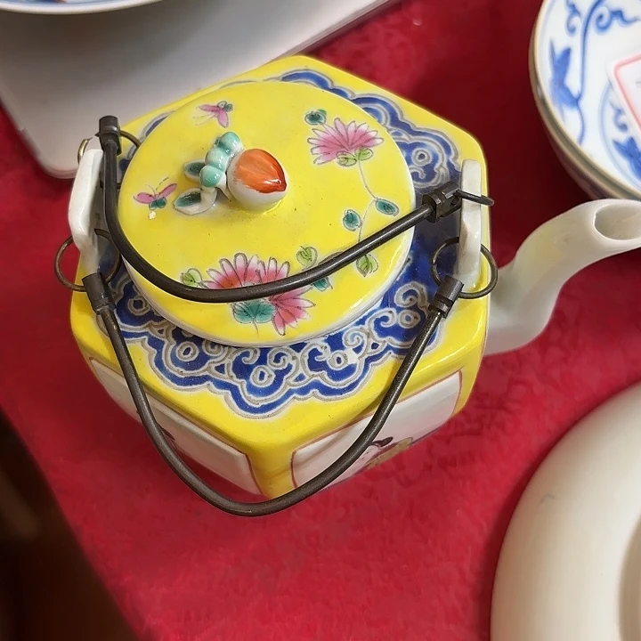 红***子陶瓷摆件不固定一件