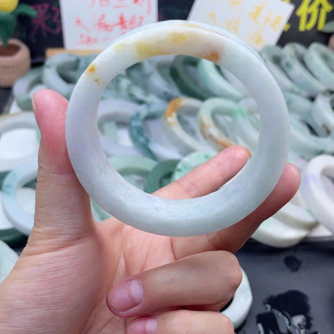 定制翡翠未镶嵌翡翠手镯