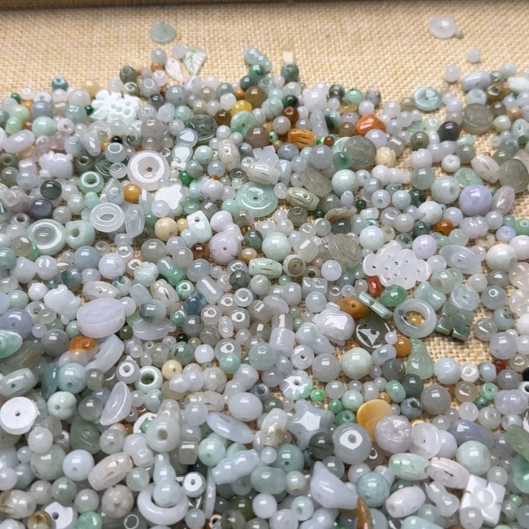 翡翠未镶嵌挂件圆珠