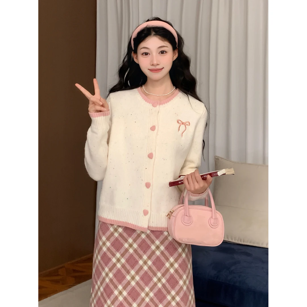 张汽水杏色针织衫毛衣开衫搭配粉色格子半身裙套装DY2025299