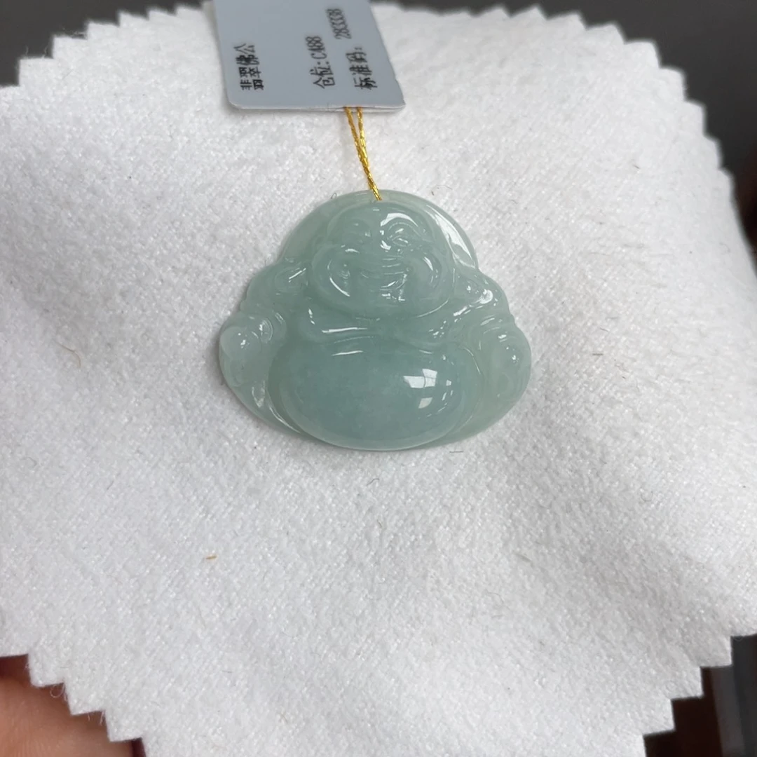 翡翠未镶嵌颈饰佛公