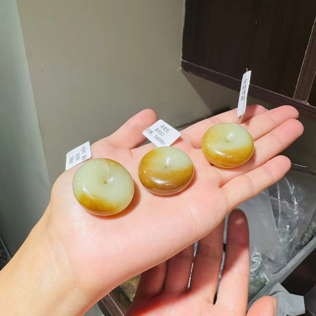 正宗天然和田玉且末糖白平安扣多样性发货拍一发一