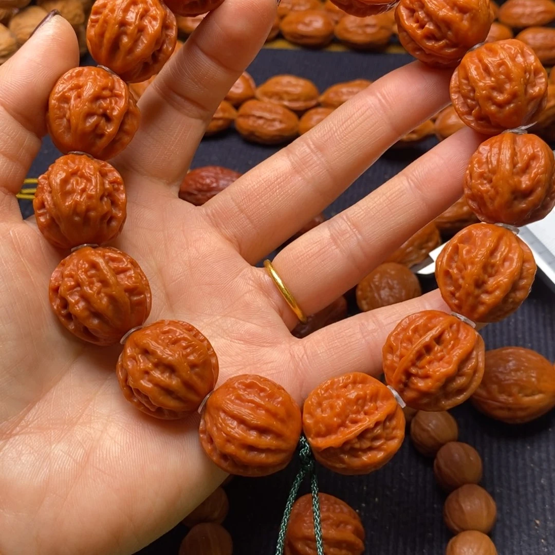 【闪购商品】吊坠文玩核桃《*橘红皮粗筋八棱