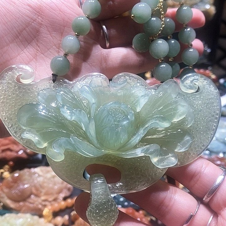 岫玉未镶嵌毛衣链