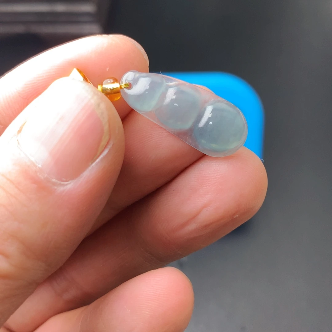 翡翠未镶嵌颈饰翡翠首饰和翡翠珠宝