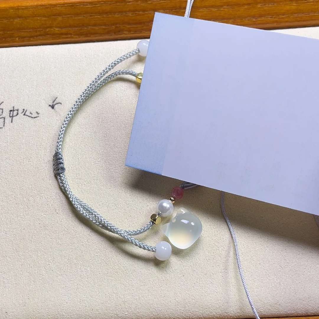 蛇纹石玉未镶嵌吊坠小***?