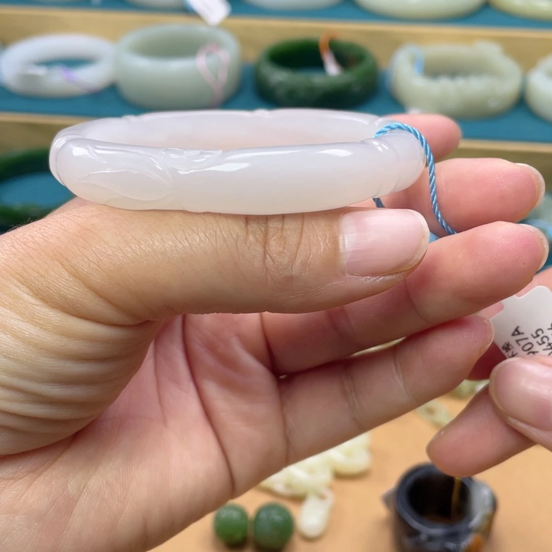 和田玉手镯未镶嵌5