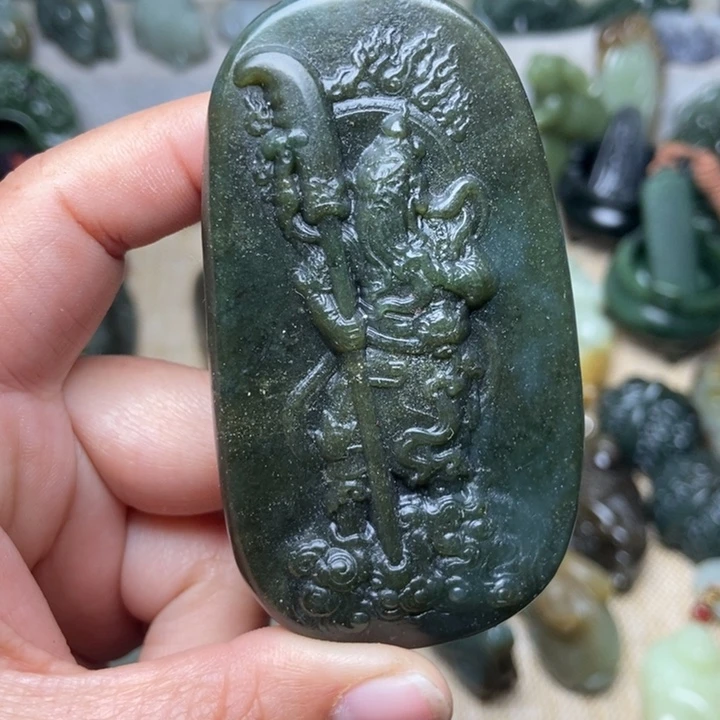 和田玉未镶嵌颈饰有棉点