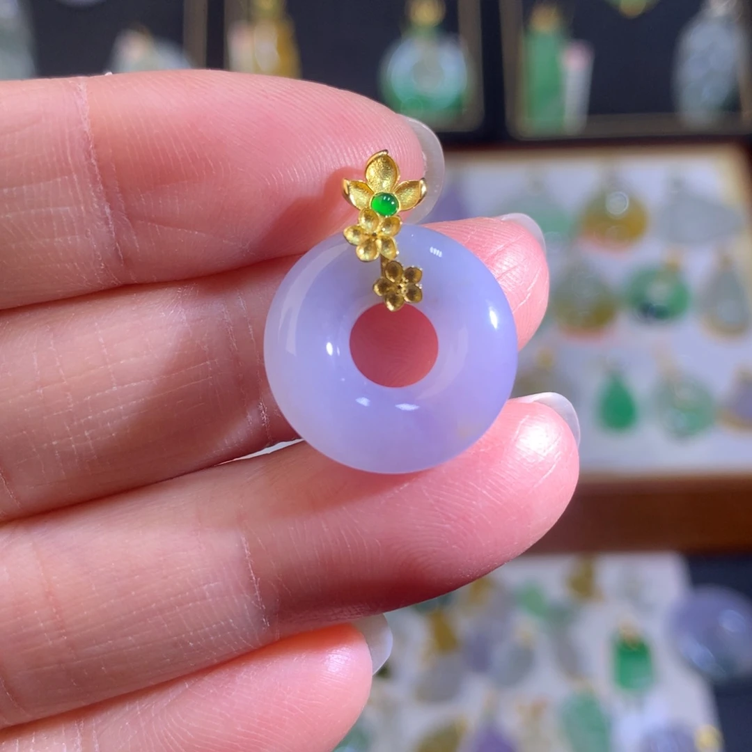 翡翠18K金镶嵌颈饰