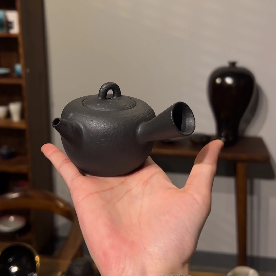 摆件陶瓷。     陶瓷。