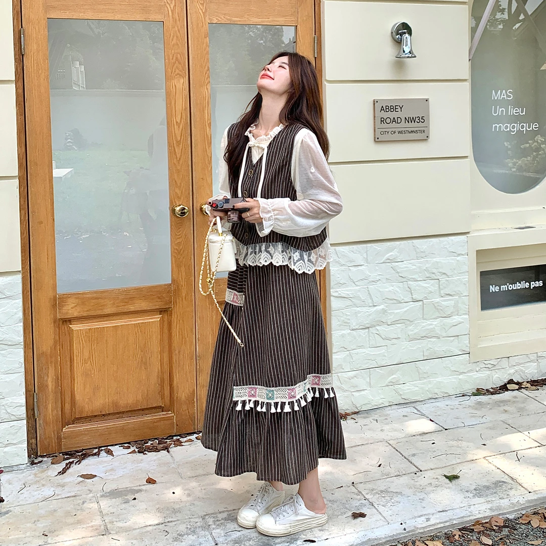 韩系氛围感早秋穿搭套装2025新款松弛感条纹马甲衬衫半身裙三件套