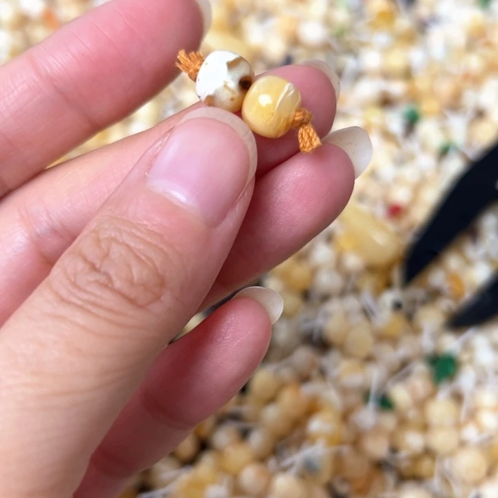 裸石蜜蜡未镶嵌8mm一对