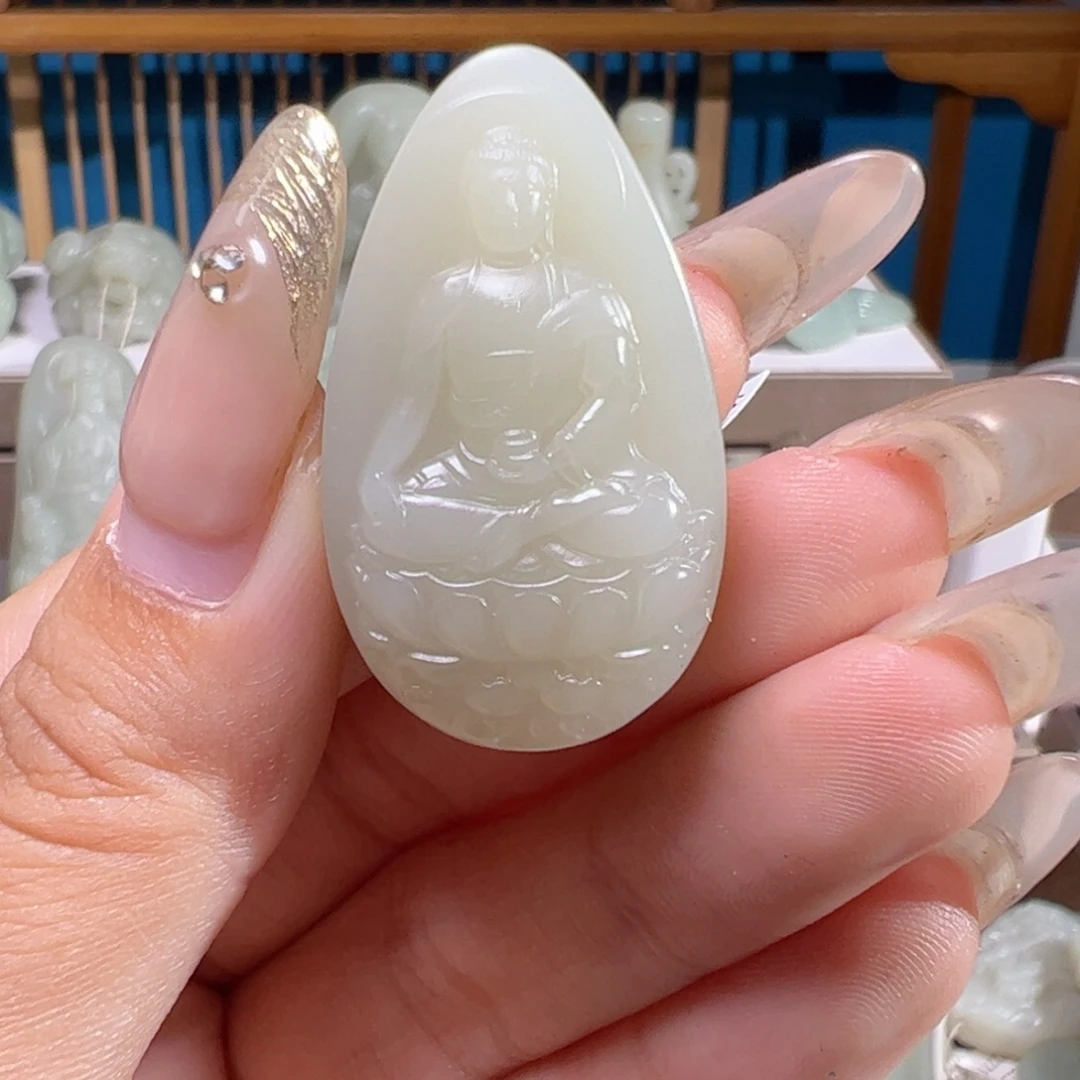 颈饰未镶嵌和田玉（糖玉）