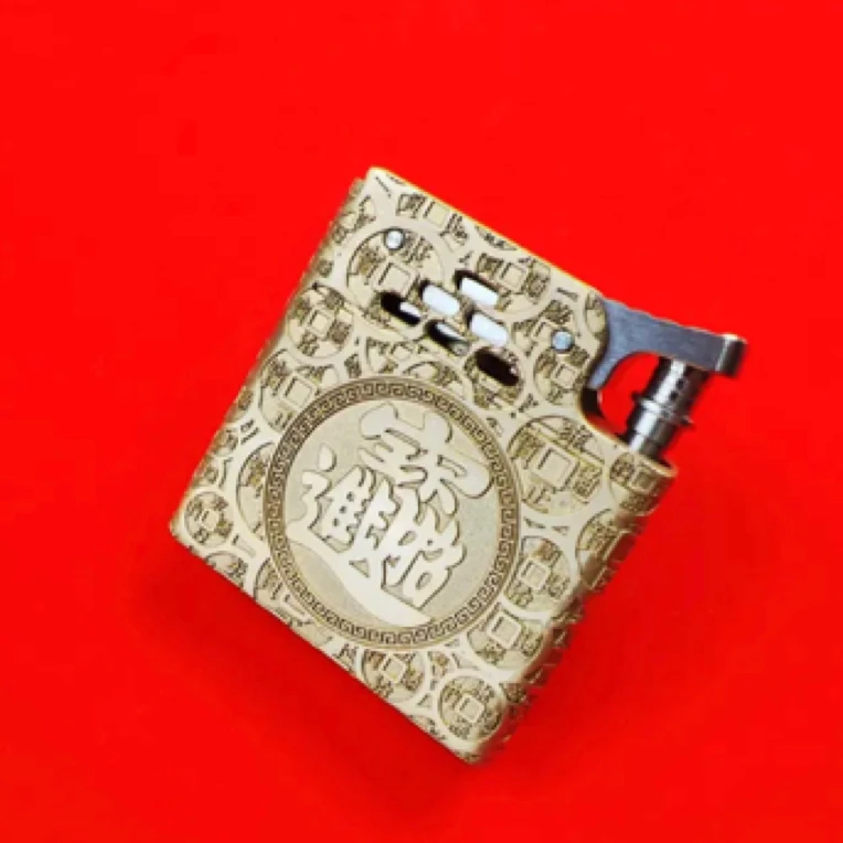 圣哥原创黄铜精雕赛拉斯托经典防风打火机半自动手工打造点火