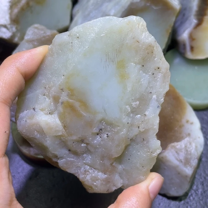 和田玉（糖玉）未镶嵌珠宝半成品