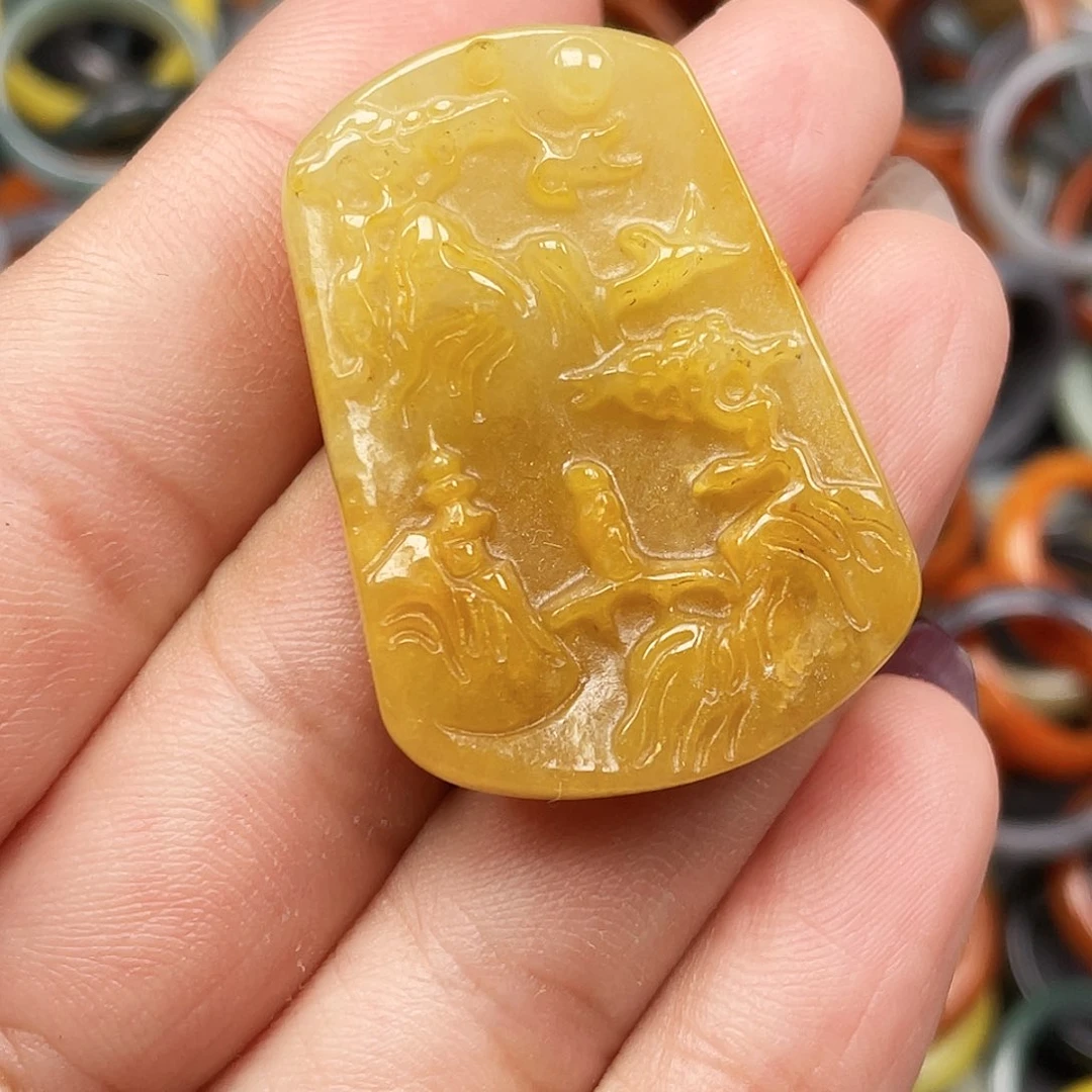 翡翠颈饰未镶嵌翡翠