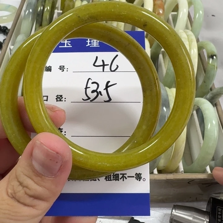 未镶嵌蛇纹石玉手镯