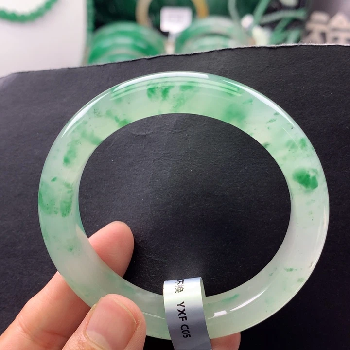 石英质玉未镶嵌手镯