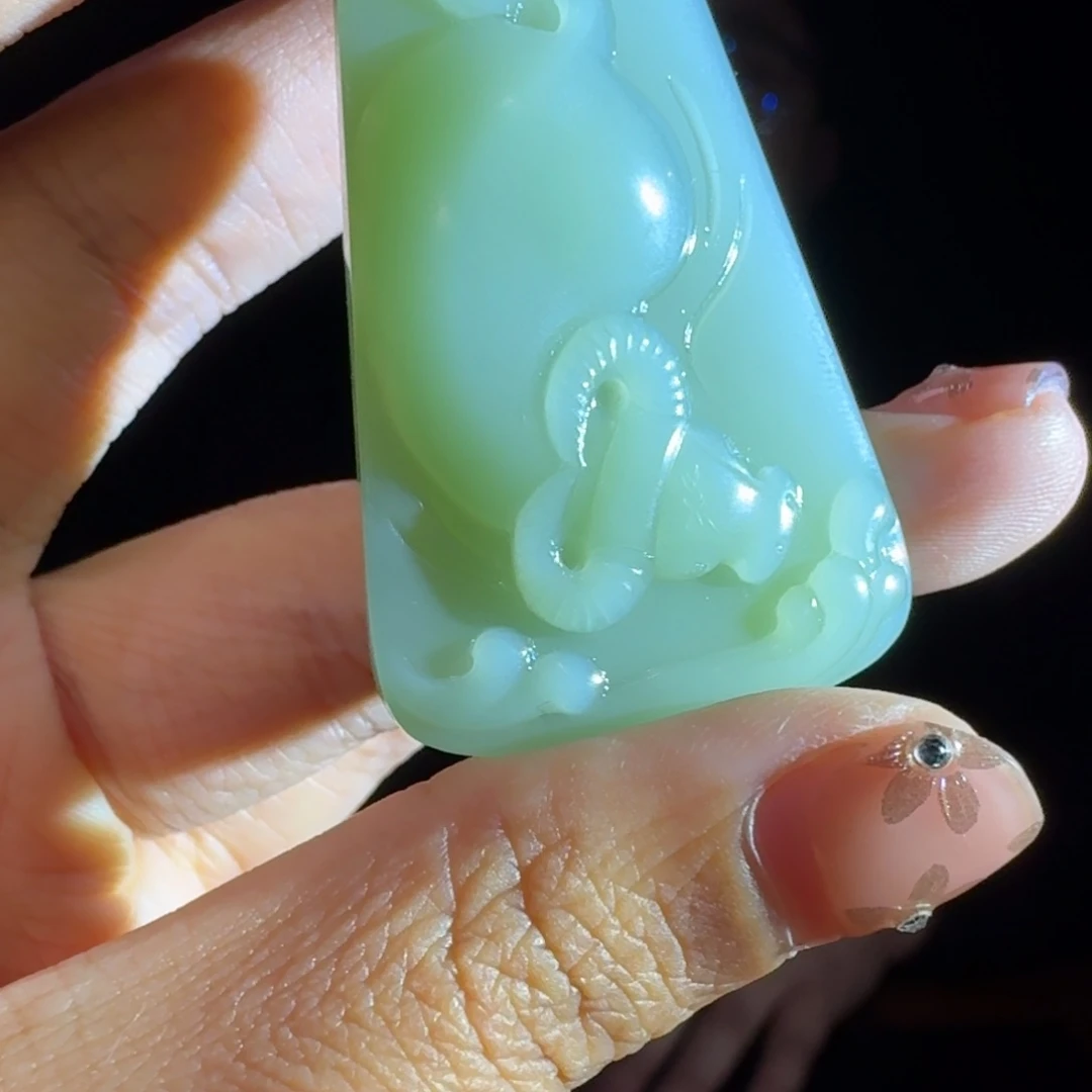 和田玉吊坠未镶嵌