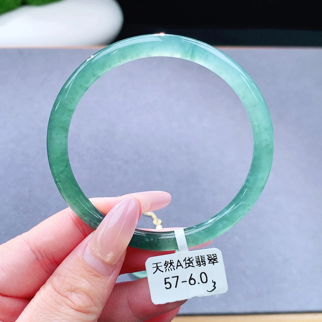 未镶嵌手镯（圆镯）翡翠