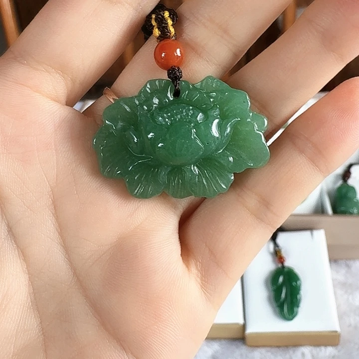 花***粉密玉（石英质玉）未镶嵌颈饰