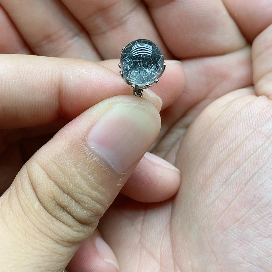 爱***己水晶戒指银S925镶嵌天然水晶戒指