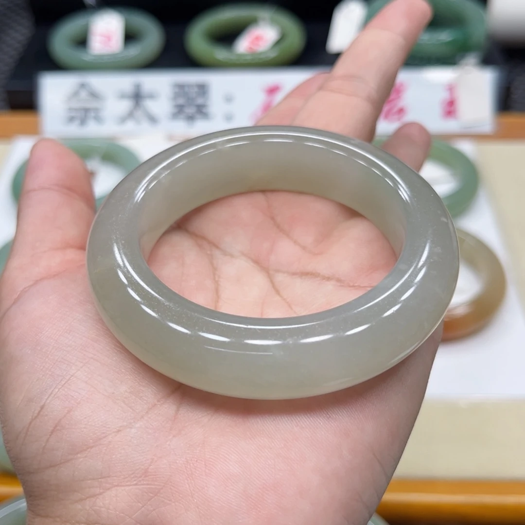 石英质玉手镯未镶嵌蛋*.