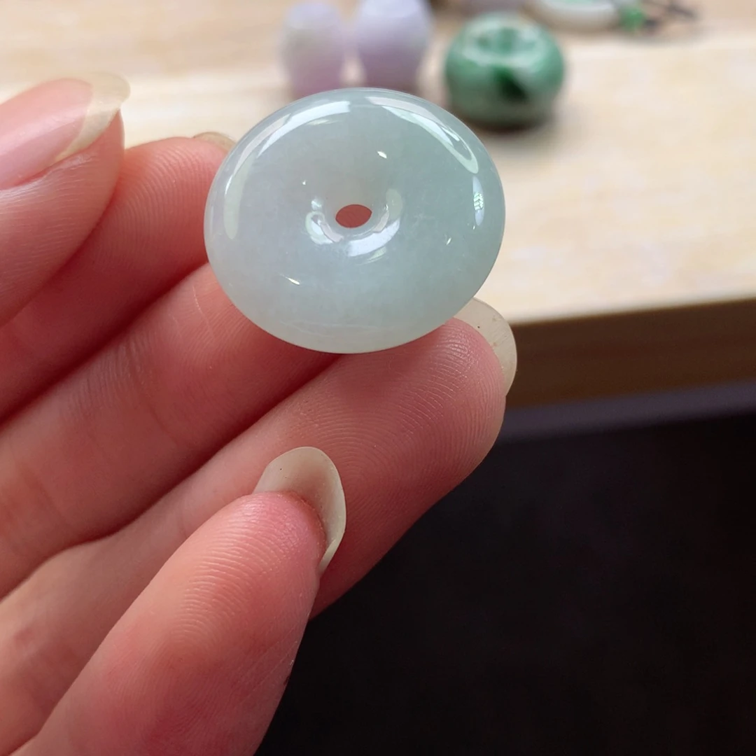 翡翠未镶嵌颈饰吊坠