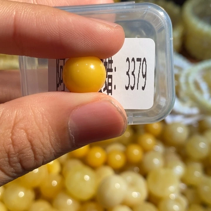 琥珀未镶嵌珠宝奇石3379