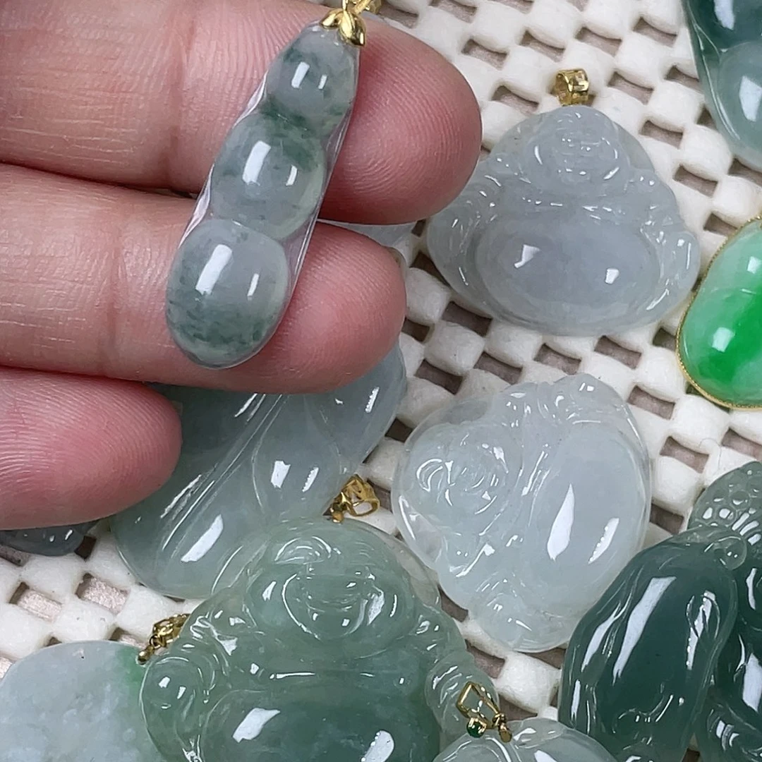 翡翠颈饰18K金镶嵌福豆