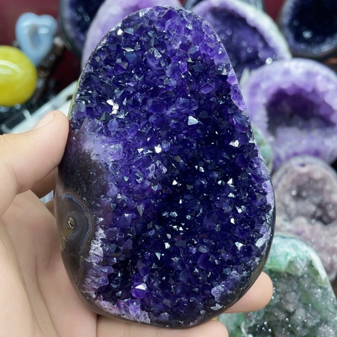 女***间紫晶未镶嵌大型摆件（非配饰）