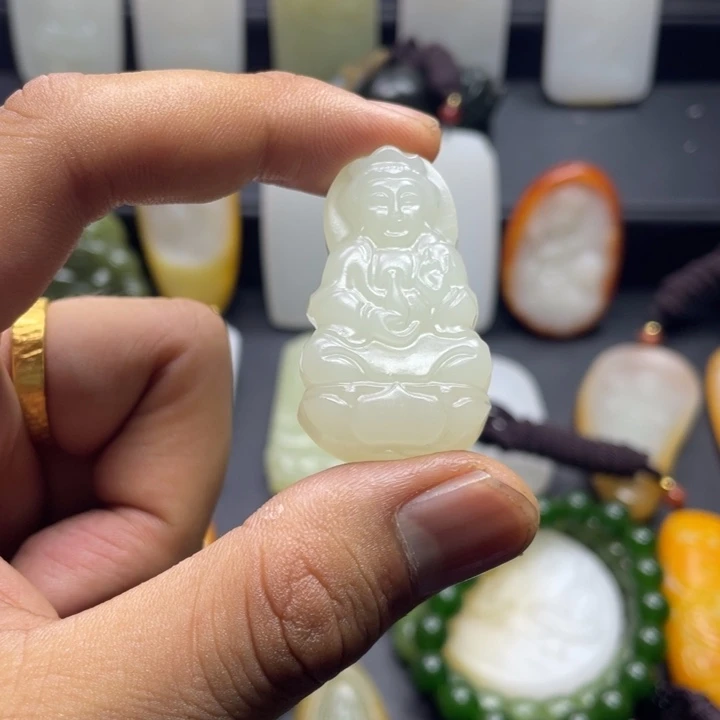 未镶嵌和田玉挂件