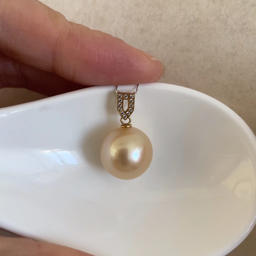 颈饰海水珍珠18K金镶嵌12.8mm