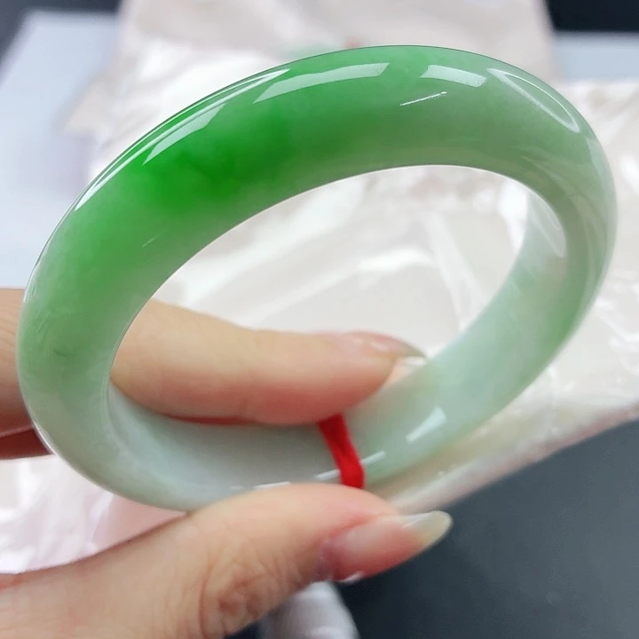 未镶嵌手镯翡翠，779