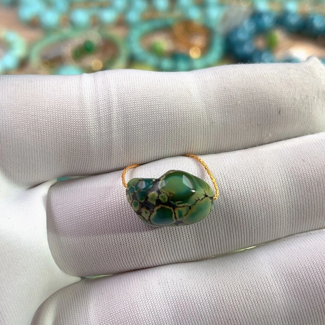 绿松石未镶嵌珠宝奇石