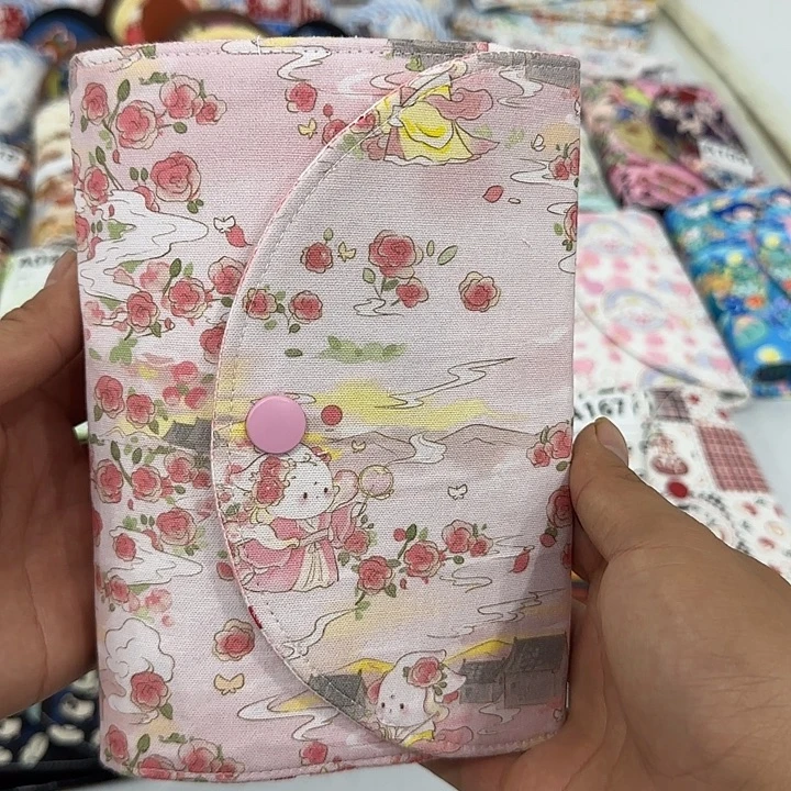 粉色兔子带玫瑰布艺活页本空白内页