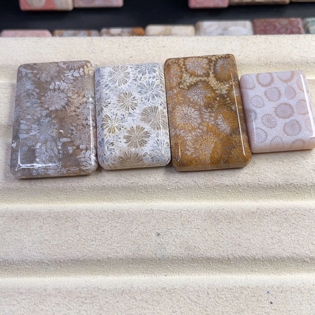 【闪购商品】硅化玉吊坠(赠链)未镶嵌t****w