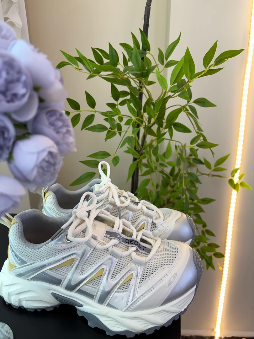 2025夏季新款网面透气山系户外跑鞋