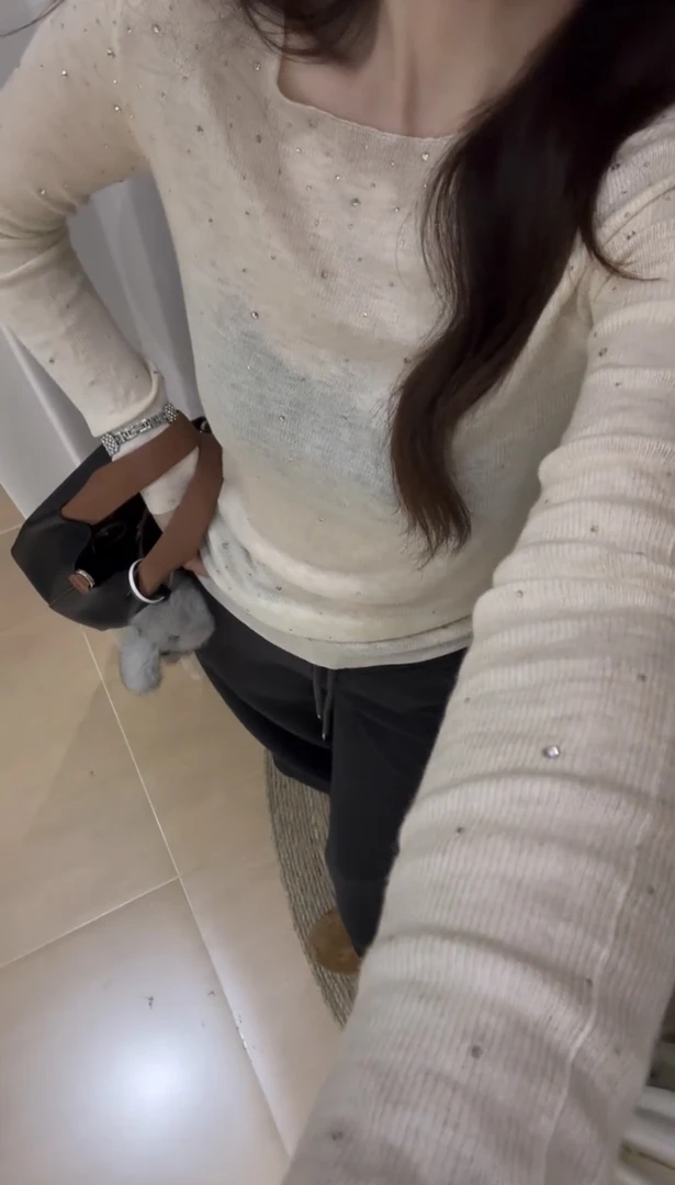 2025秋冬新款韩系气质修身杏色重工闪钻针织长袖t恤休闲裤两件套