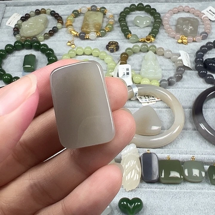 和田玉未镶嵌珠宝半成品