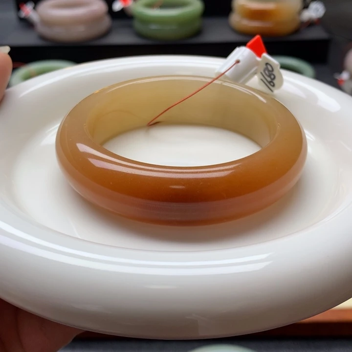 未镶嵌手镯石英岩玉
