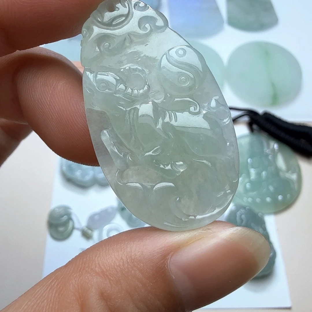 翡翠未镶嵌颈饰天然缅甸翡翠A货牛牌