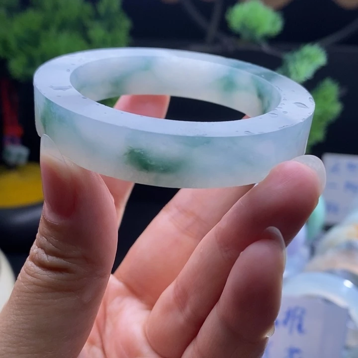 定制翡翠未镶嵌翡翠手镯