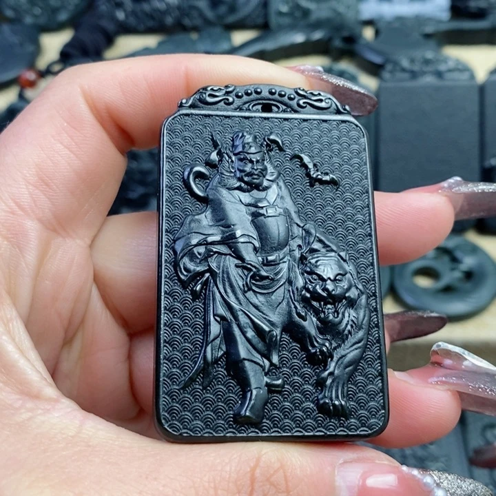 和田玉（青玉）颈饰未镶嵌双面雕刻