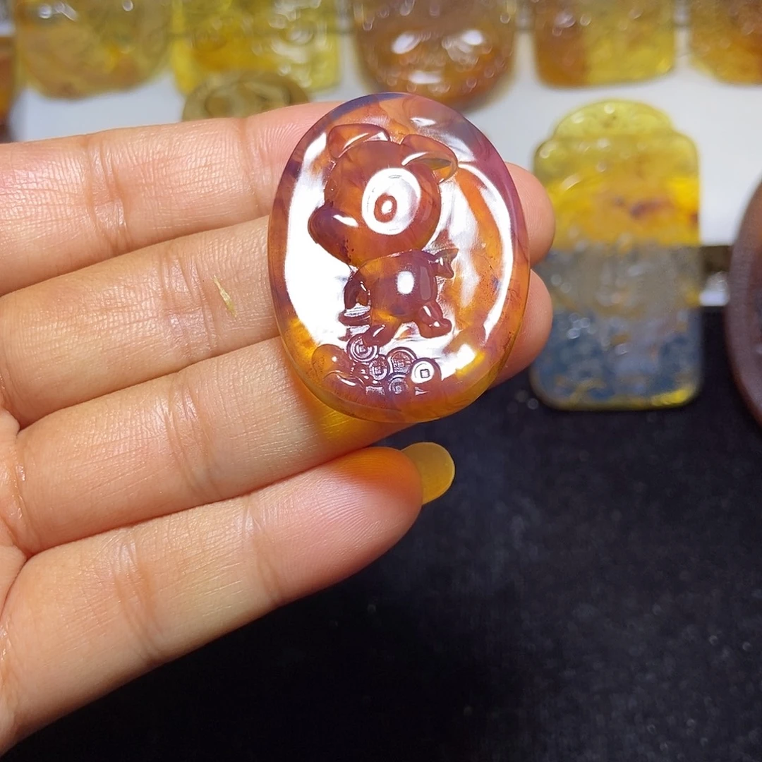琥珀未镶嵌颈饰缅甸天然琥珀吊坠