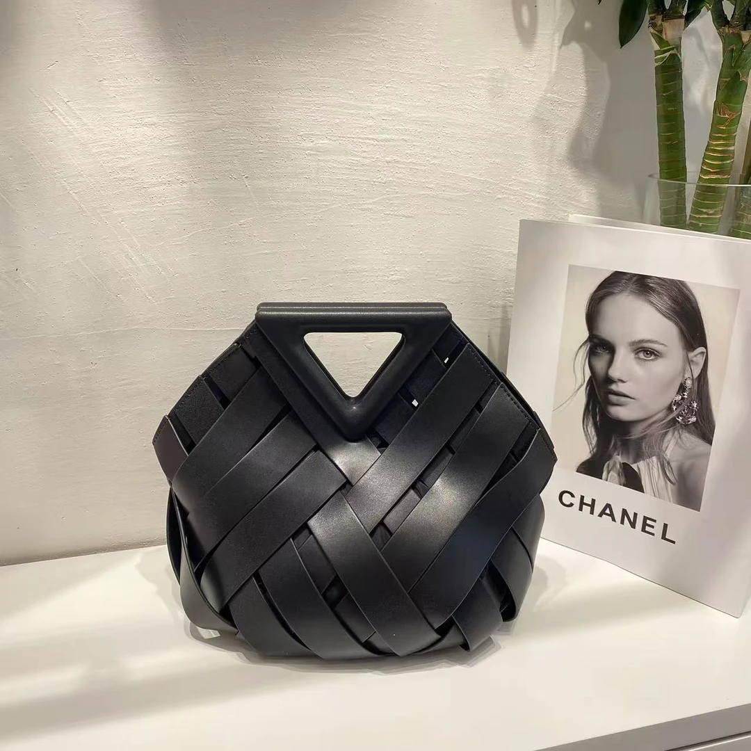 【Rain.Cun】 新款休闲百搭经典腋下斜跨女包 J-6449-黑色