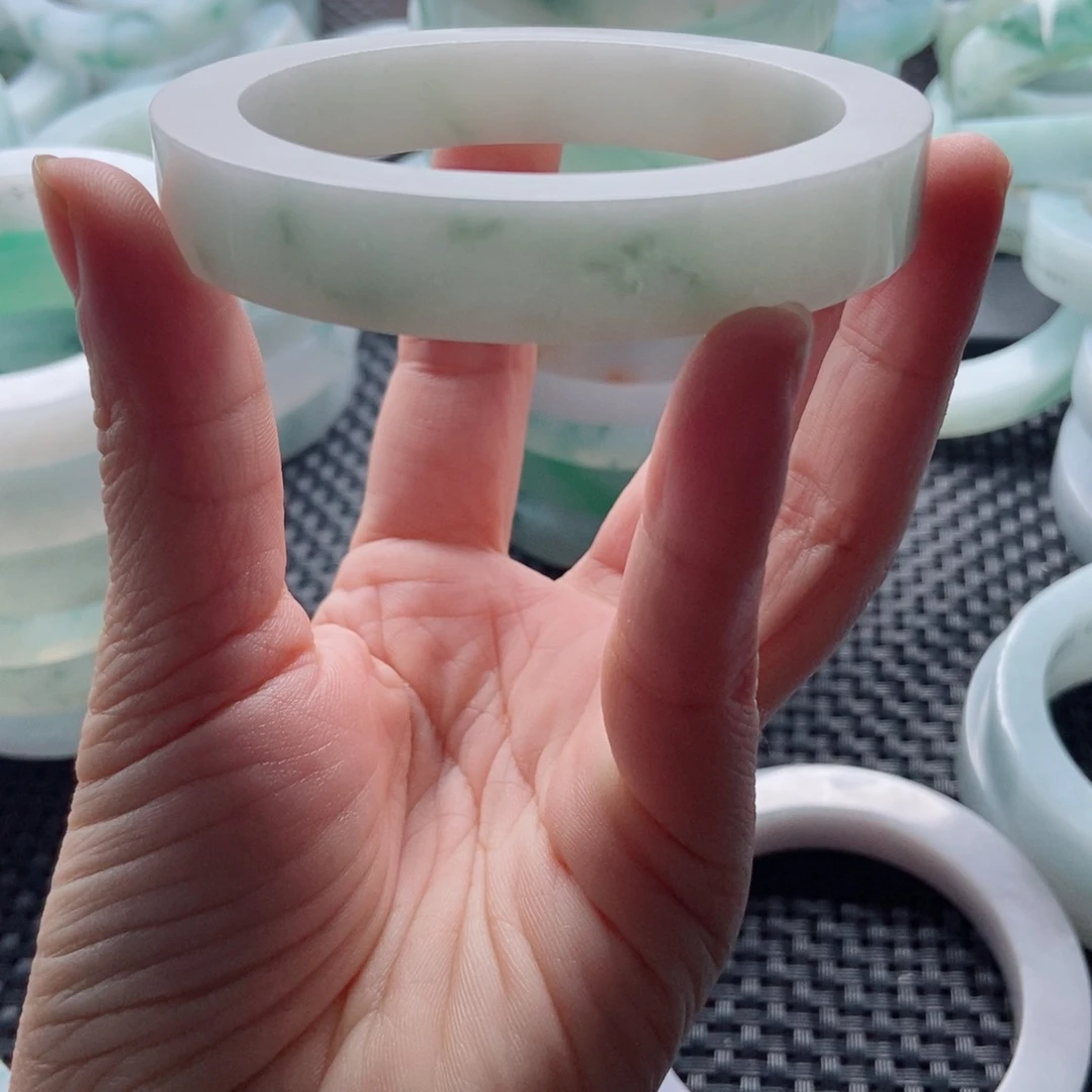 定制翡翠手镯未镶嵌春**开